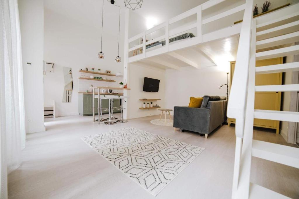 Comfy Apartment With Ac At New York Cafe Budapeşte Dış mekan fotoğraf